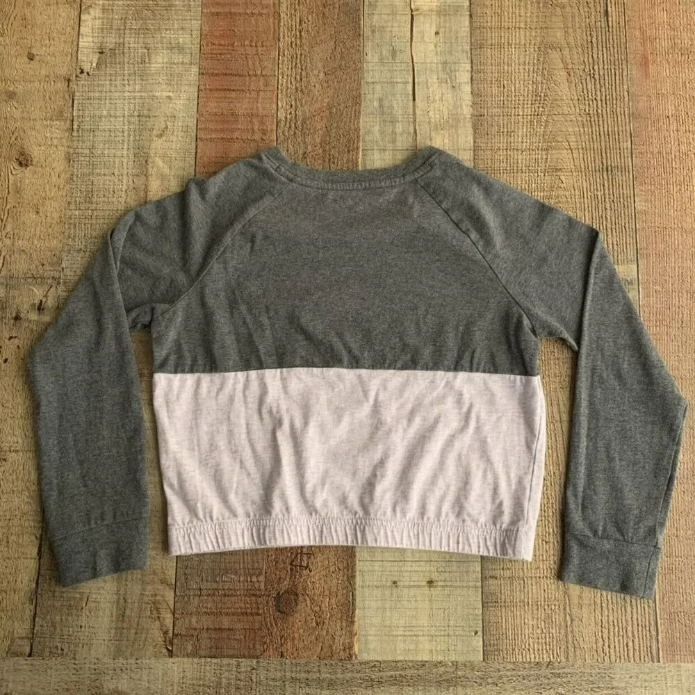 Converse Girls Long Sleeve Crew Neck Shirt in gray and pink - S